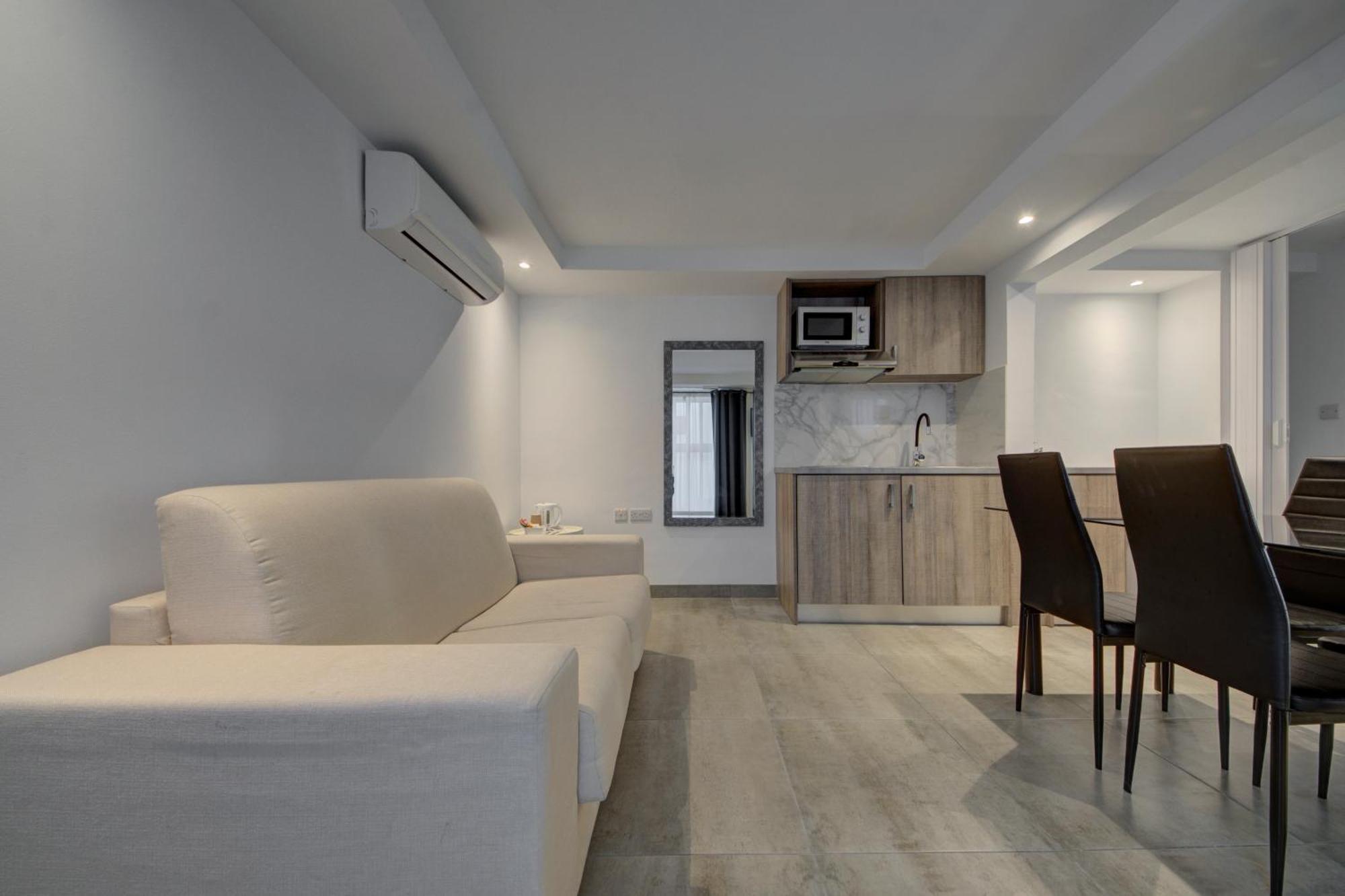 Caro Boutique Guest House San Gwann Экстерьер фото