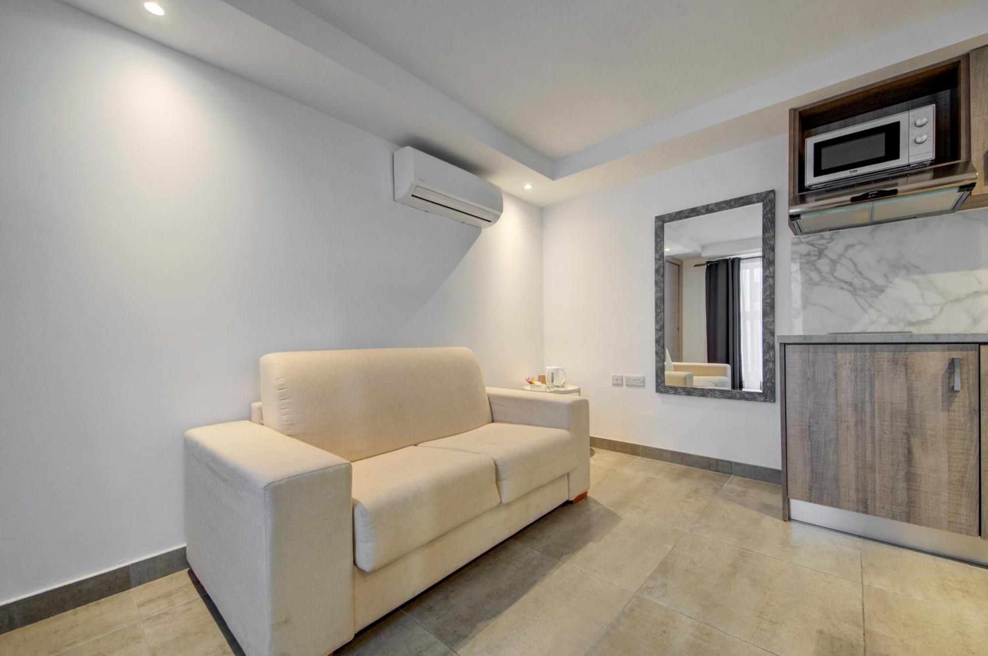 Caro Boutique Guest House San Gwann Экстерьер фото